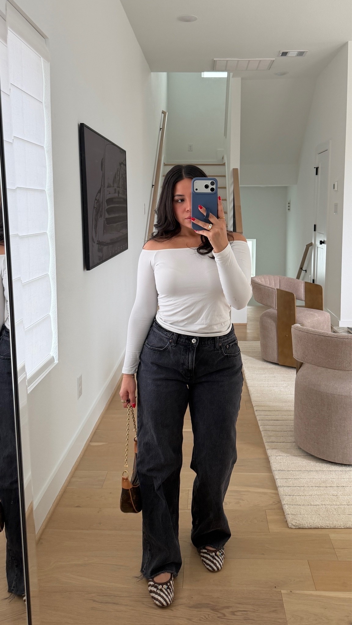 Top: small
Jeans: 26 short 
Flats: 6.5 
LV loop bag

#LTKgrwm #LTKootd #LTKSeasonal