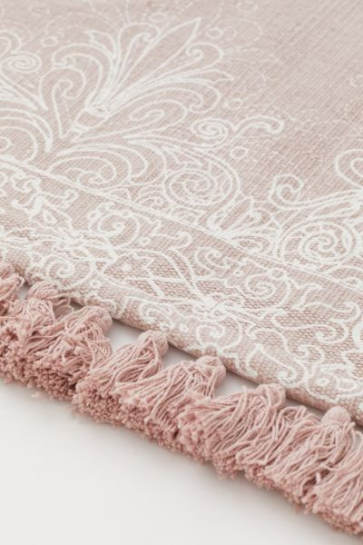 Tasselled cotton rug | H&M (UK, MY, IN, SG, PH, TW, HK)