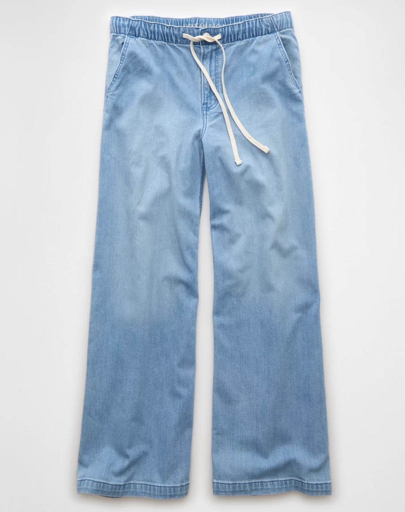 You need these! They are my new favorite jeans and they are on sale! I’ll be wearing them all fall! Love the stretch and drawstring! 😍

#LTKSaleAlert #LTKFindsUnder50 #LTKSeasonal