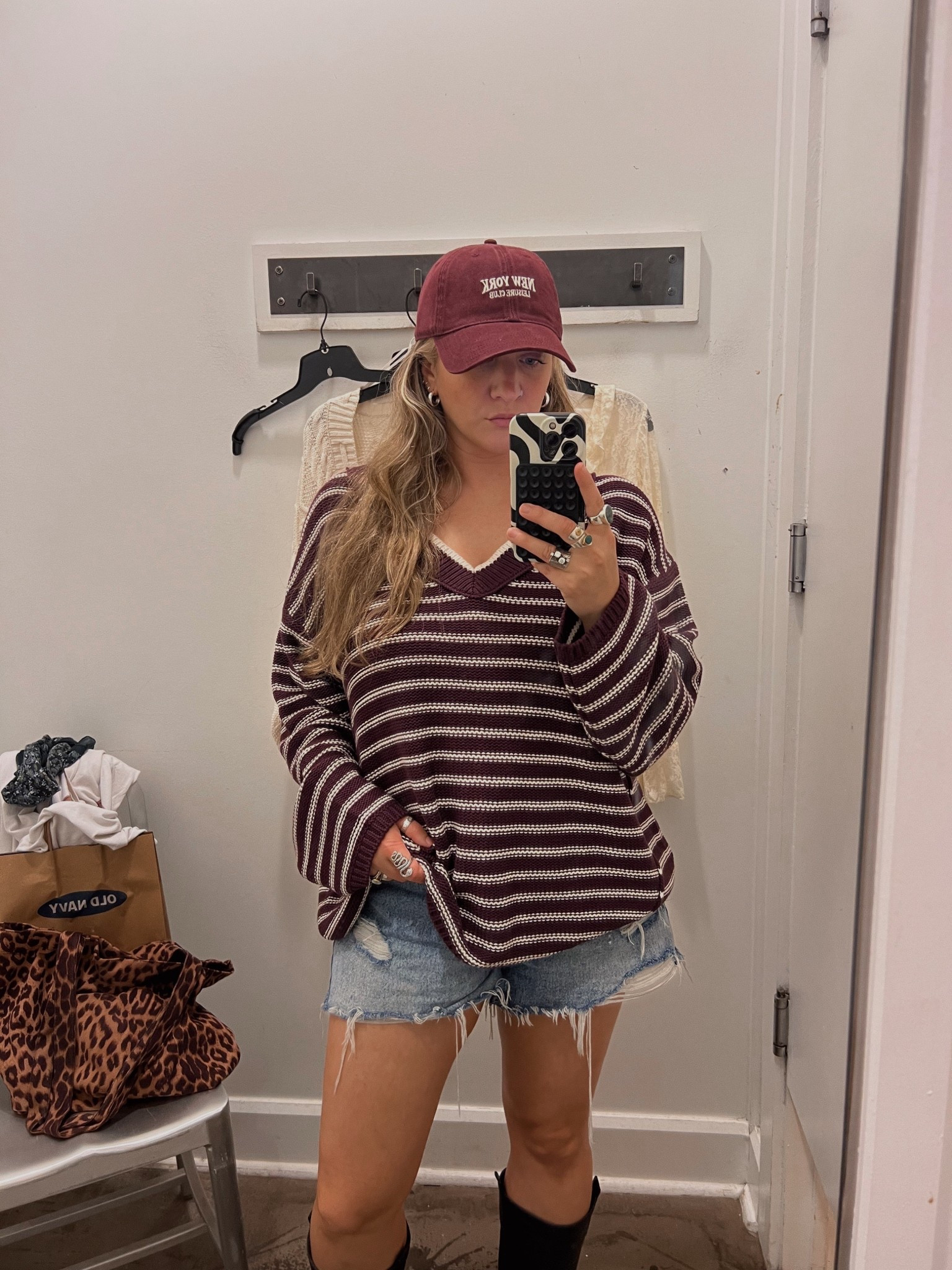 The cutest maroon sweater is on sale! 

#LTKFallSale #LTKSeasonal