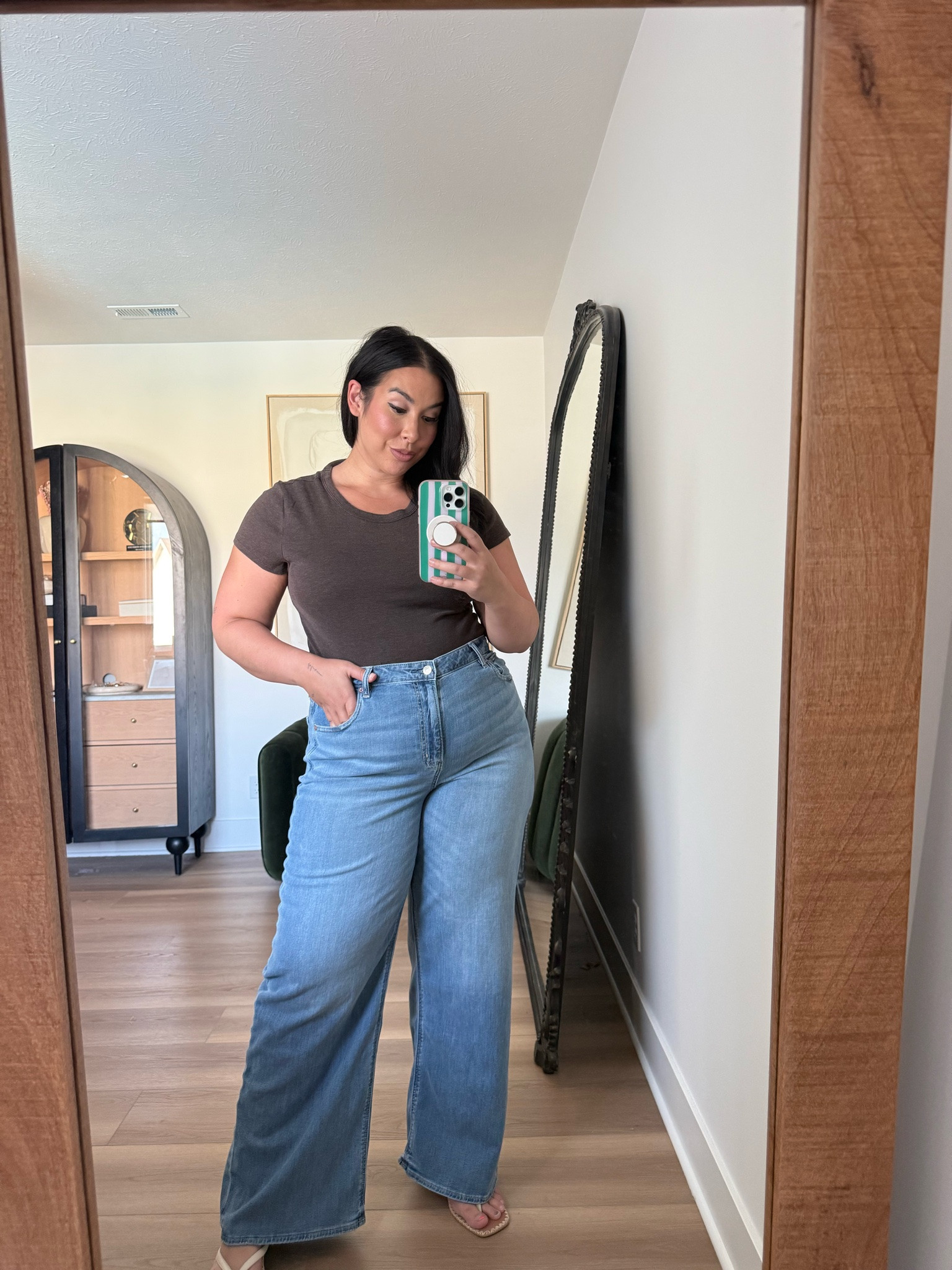 Jeans on sale
Midsize casual outfit size 16 
Size large top

#LTKMidsize #LTKSaleAlert #LTKootd