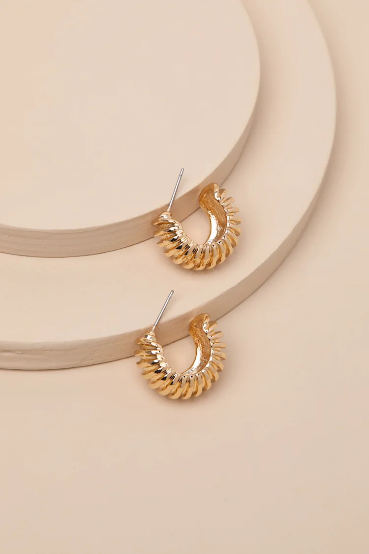 Alendra Gold Textured Hoop Earrings
            Lulus
         $14
        Product Rating:  of 5 ... | Lulus