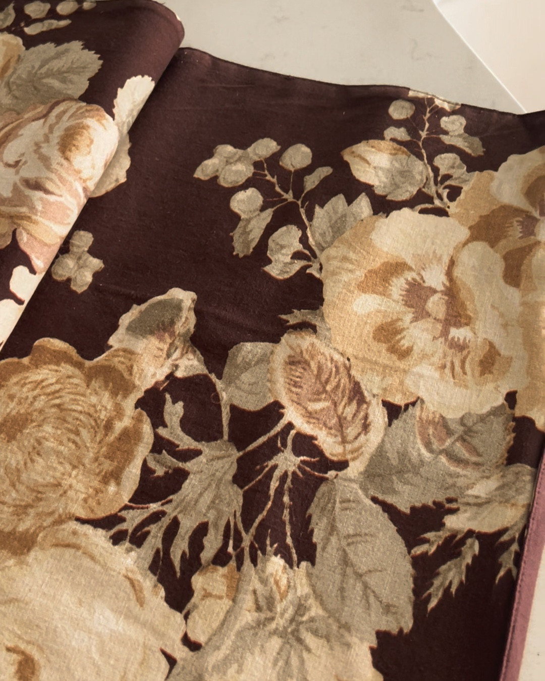 I saw this gorgeous table runner & had to have it! Bonus: it’s ON CLEARANCE (maybe/prolly because it’s part of a “fall” collection) but nonetheless, we’re using it! It’s giving moody spring...

Spring Decor | Home Decor | Kitchen Table Styling | Kitchen Essentials

#LTKSeasonal #LTKHome #LTKSaleAlert