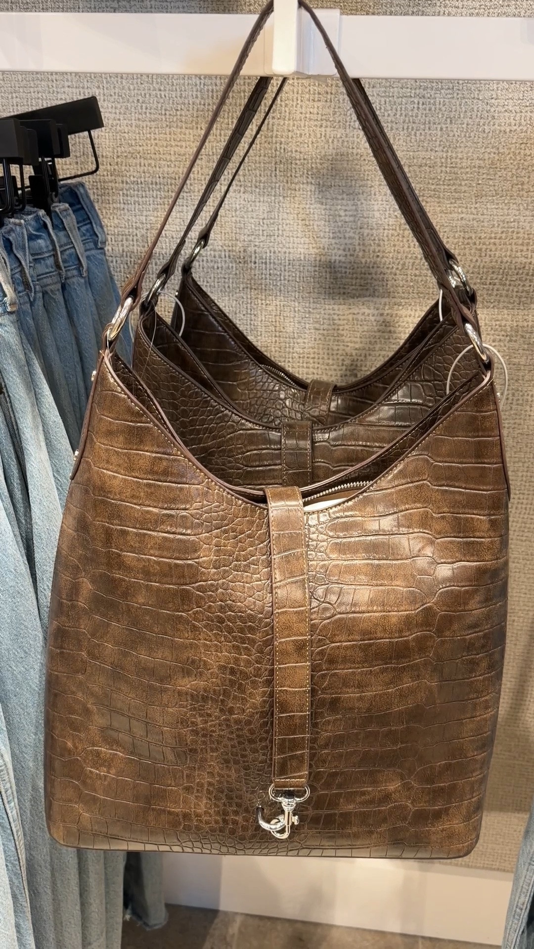 The perfect modern everyday bag for fall! 🍁 The Essential Tote Bag from Abercrombie has a sleek, understated design that gives any outfit that effortless city-chic feel. 🤎 It comes in a few different colors, making it such a cute and versatile accessory for the season! 🍂 @abercrombie #bag #purse #fallstyle

#LTKootd #LTKWorkwear #LTKNYFW