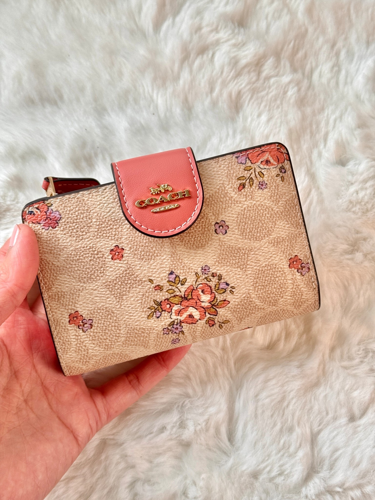 😍 Get this Coach Medium Corner Zip Wallet In Signature Canvas With Floral Print for 20% off now! Only $63.36 in cart, no code needed.  

 #LTKGiftGuide #LTKSaleAlert #LTKFindsUnder100