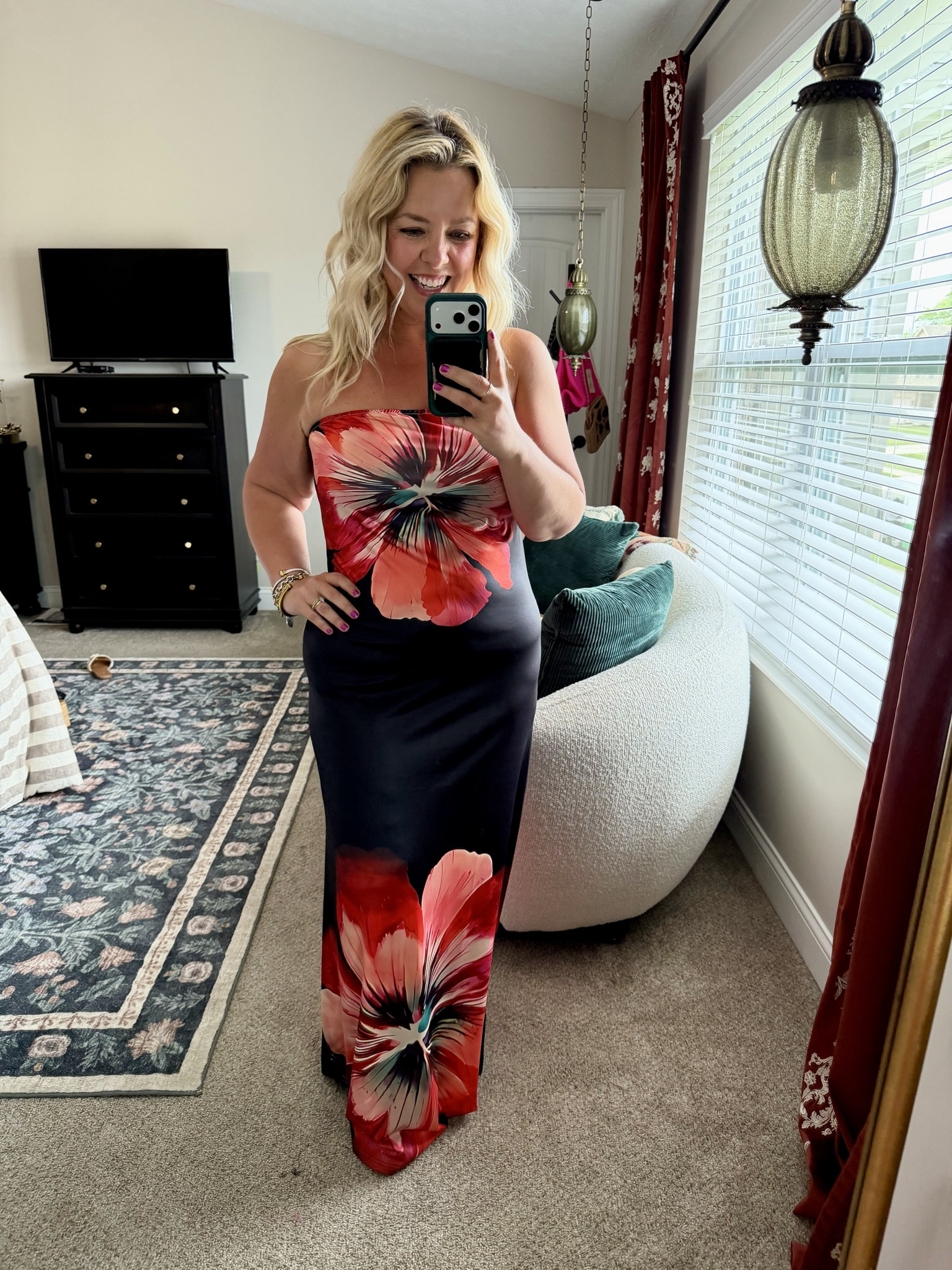 MMMMKKKK feelin' spicy in this body con floral maxi dress from Amazon! Wearing my true size large & I am also linking the strapless bra that will CHANGE YOUR LIFE!! Gives great support & never slides down, even for my saggy DDs ha!

#LTKOver40 #LTKMidsize #LTKPetite