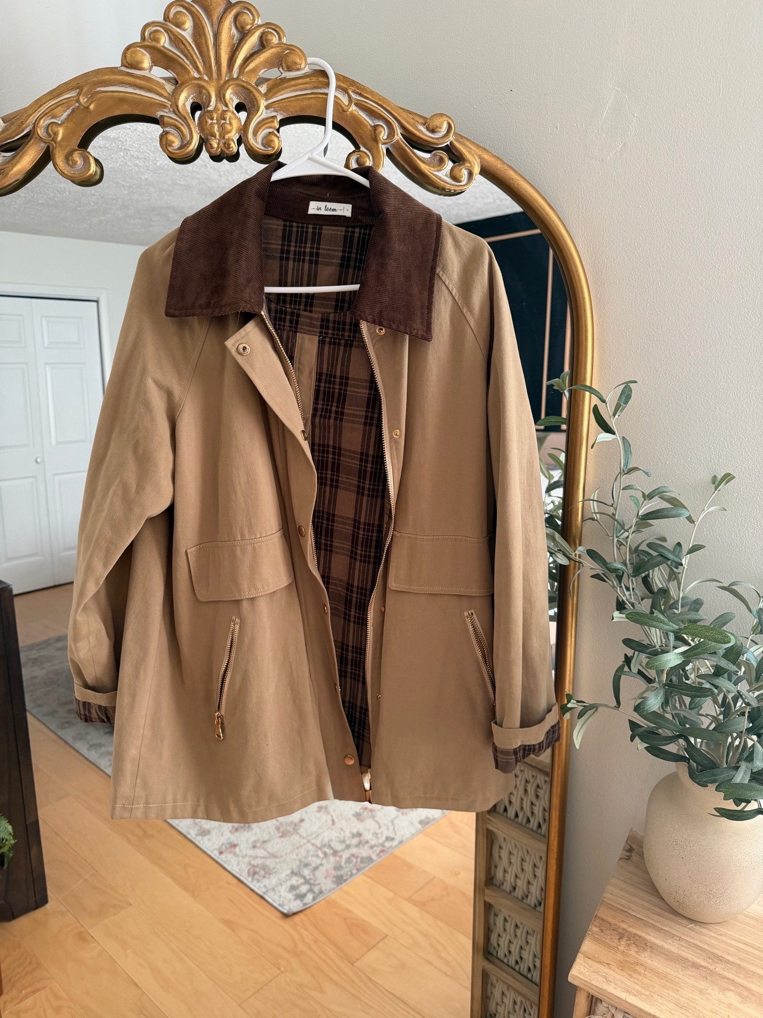 This is from Shop Holley Boutique but it’s sold out so posting a poshmark listing and similar options of my favorite Fall barn jacket!

#LTKootd #LTKmomlife #LTKSeasonal