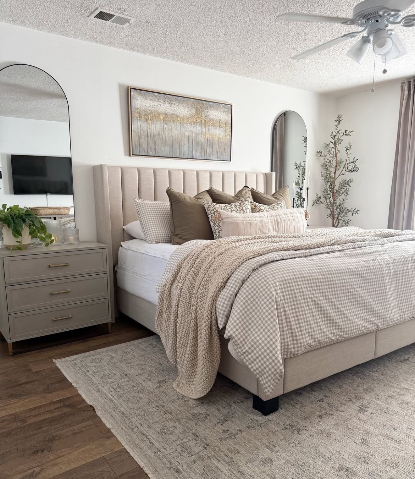 The chunky knit throw on my bed is on sale this week- 25% off for
target circle week! 
Multiple color options.
I have the natural in the king size on my king bed. 

#LTKHome #LTKStyleTip #LTKSaleAlert