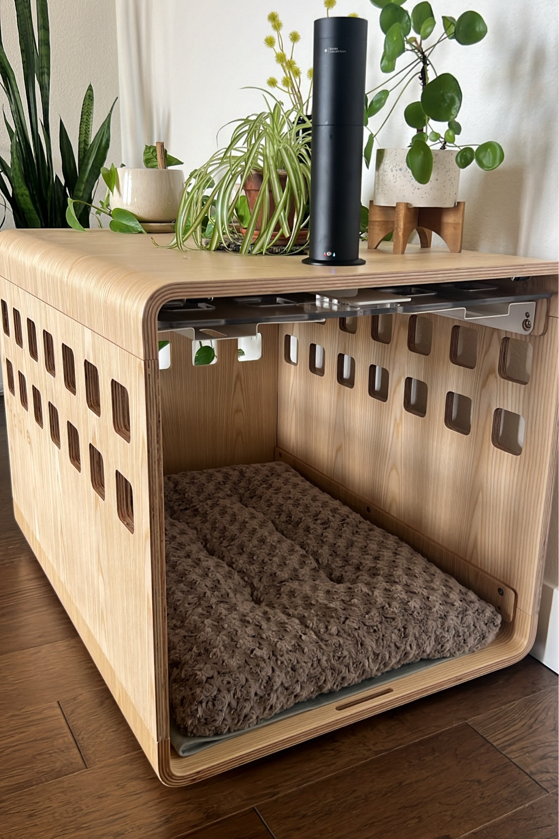 Say goodbye to bulky, unsightly crates and hello to a sleek, contemporary solution that both you and your furry companion will adore! 🐾❤️

#ModernDogCrate #PetLovers #HomeDecor #DogLovers 