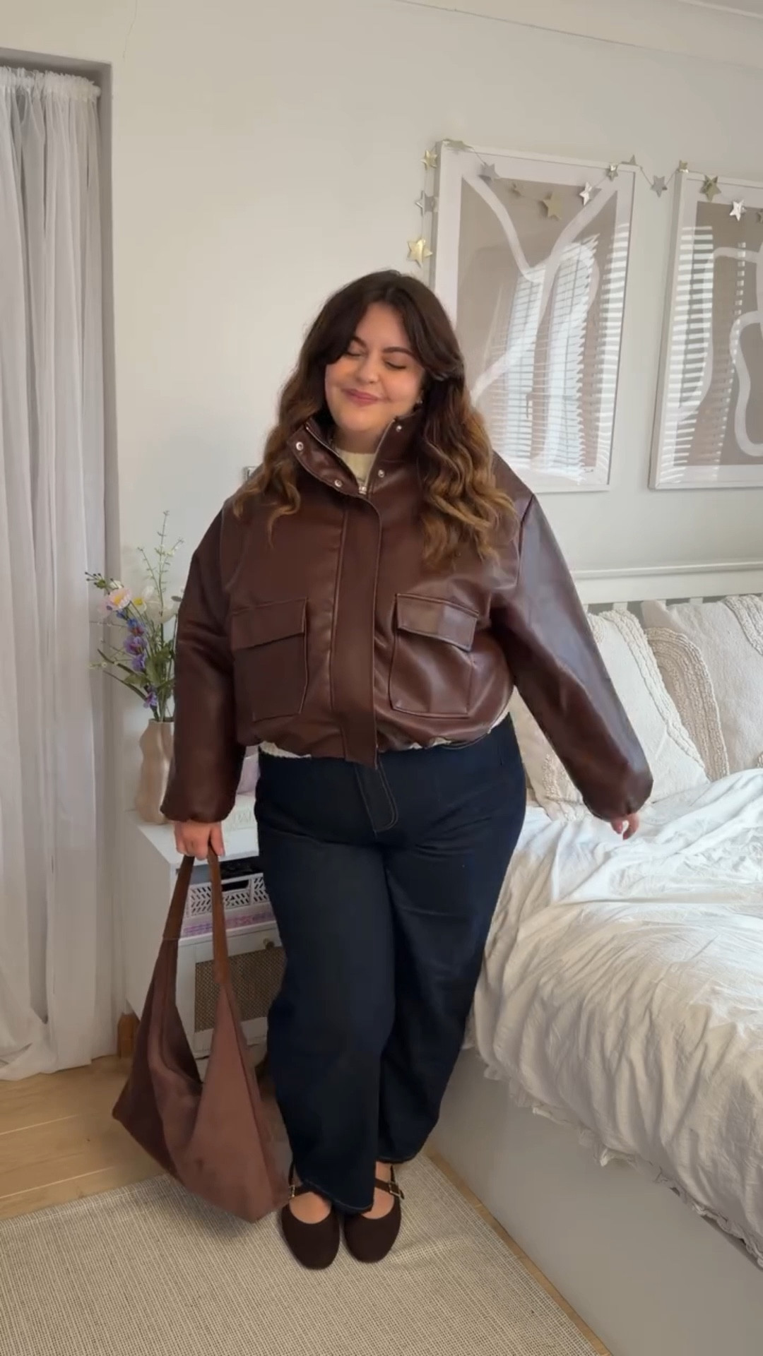 One thing I’m not going to do is let my size dictate what I can wear🙂‍↔️ trying out a funnel neck jacket for the first omen and sorry who is this cool girl?!? I love!!! 🫶 

#midsizefashion #springoutfit #springoutfitideas #funnelneckjacket