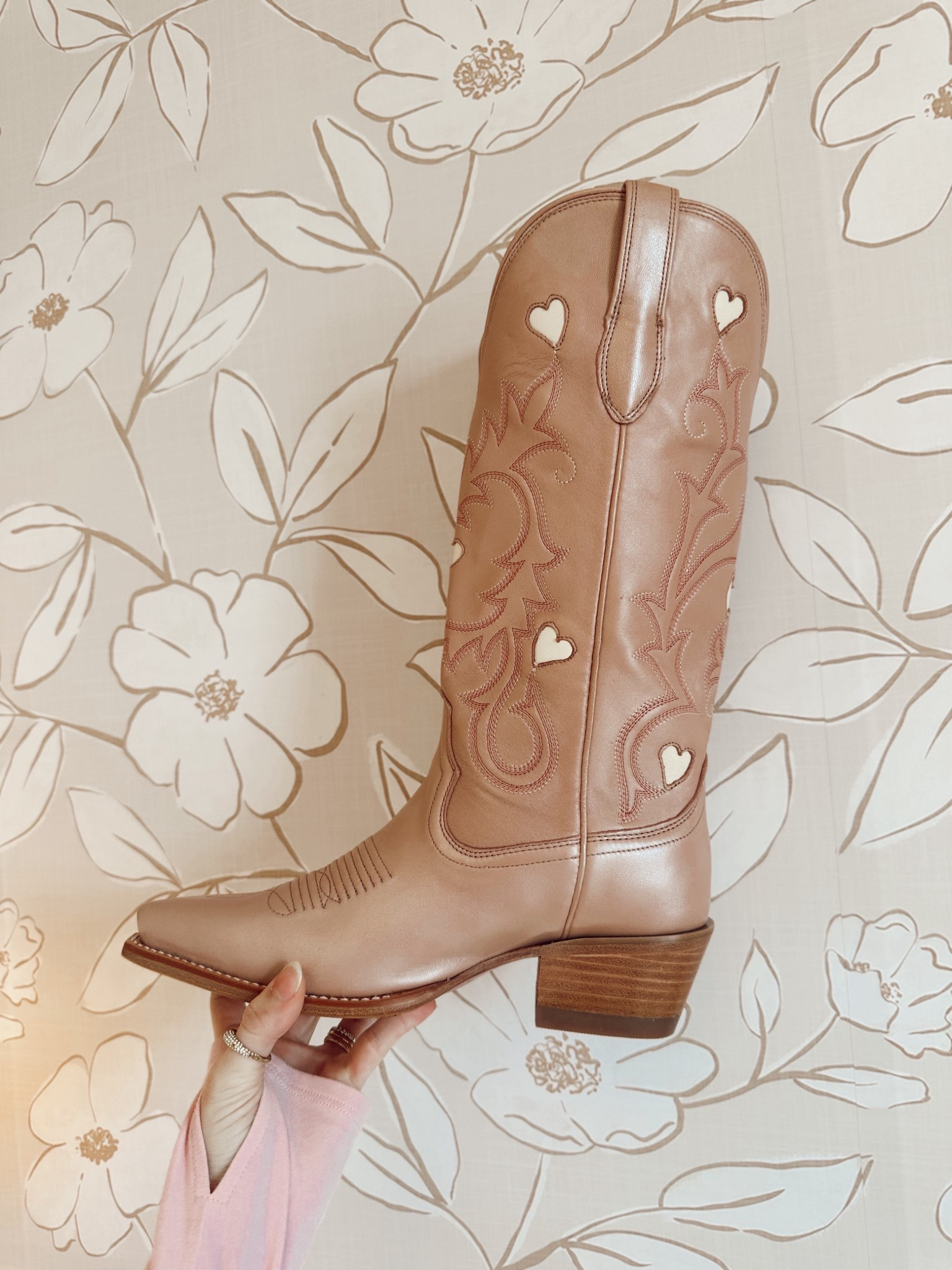 IM OBSESSED @Tecovas the perfect Valentine’s Day gift 💝 

#LTKU #LTKValentine #LTKootd