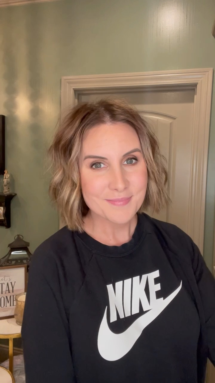 Super simple curled bob! I start in the back, bc of personal preference. I do a quick curl, without holding for any period of time. I grab a small piece of the top layer all the way around and finish with a loose curl around my face. I don’t let my curls sit and cool bc I want them to be pretty soft. Spray with a light hold hairspray and you’re good to go! Don’t overthink it!! Every single piece doesn’t need to be curled 😉

#LTKVideo #LTKstyletip #LTKbeauty