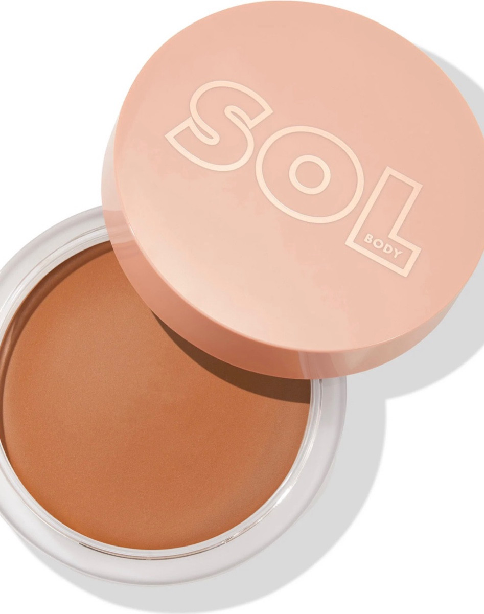 The cream bronzer that is the GLUE to my makeup routine! Super cheap & lasts forever!

#LTKsalealert #LTKitbag #LTKSeasonal