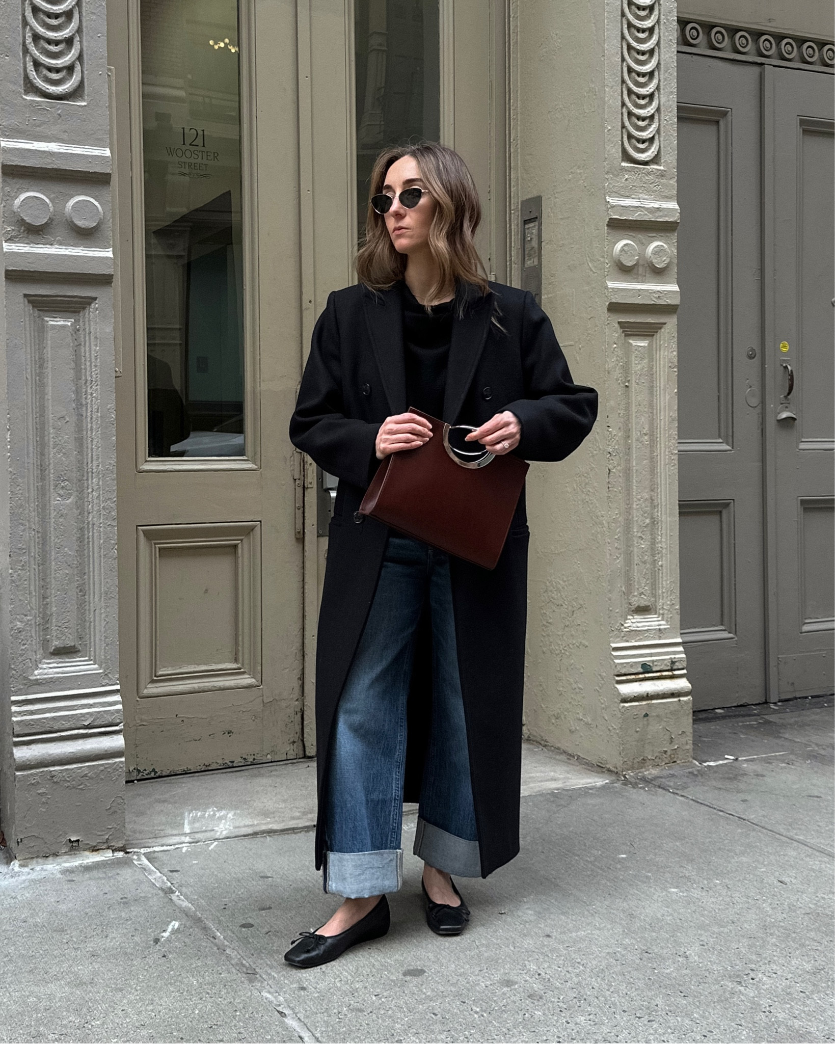 Warm enough for ballet flats sans socks, but not quite warm enough to lose the winter coat. #transitionaloutfit #toteme #minimalstyle #cuffedjeans 