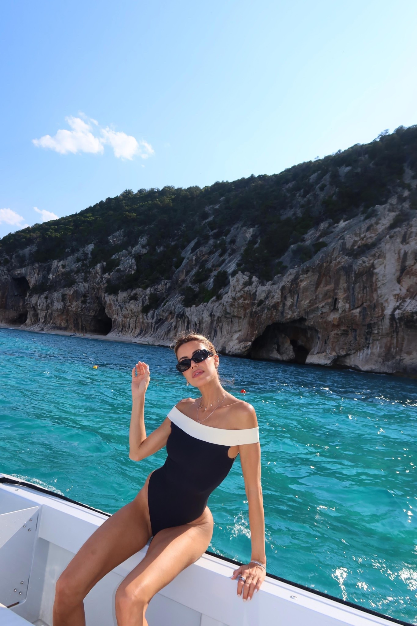 One piece of the day is from @same 🖤

#LTKSeasonal #LTKStyleTip #LTKSwim