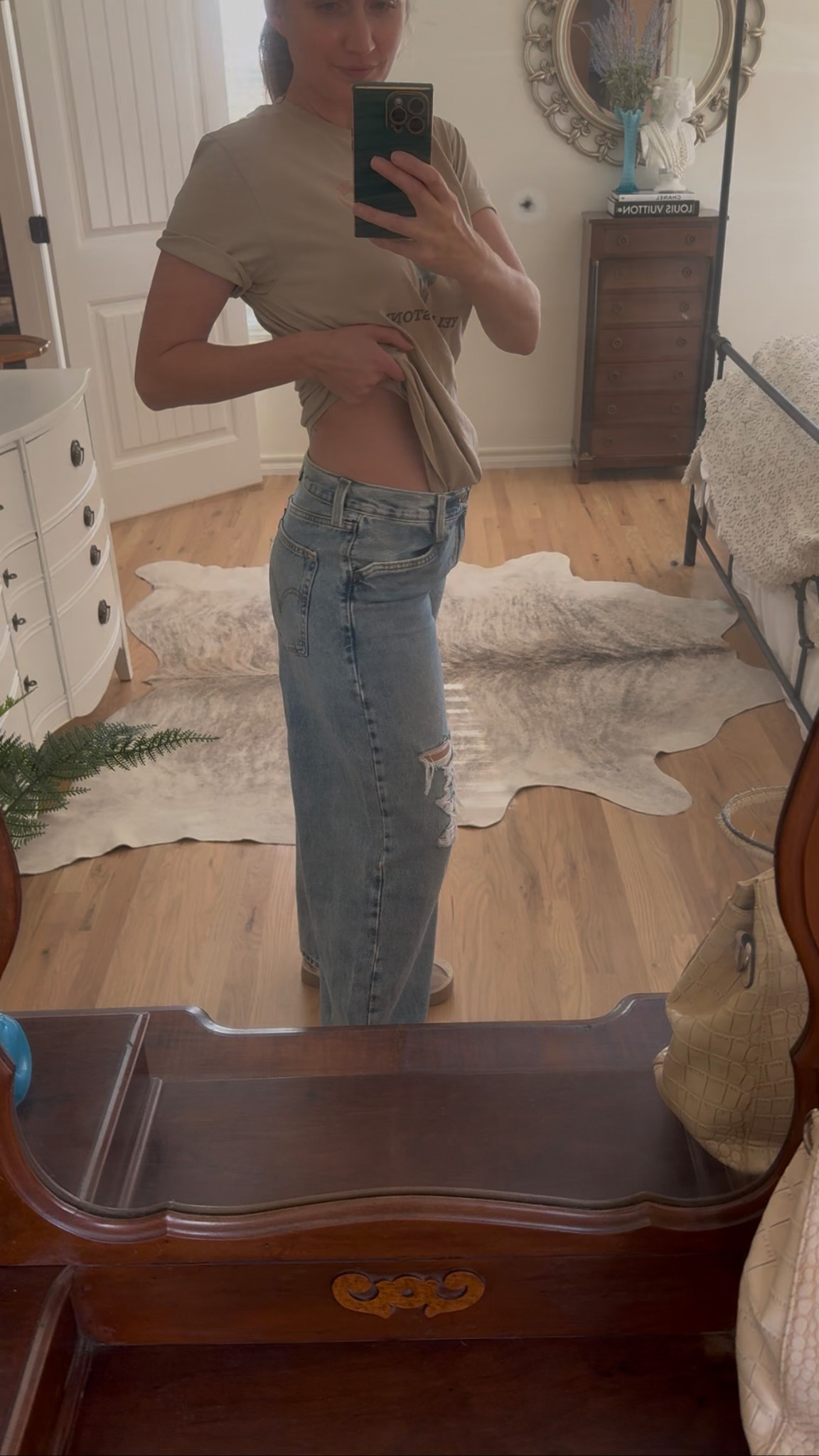 Best jeans! So comfy wide leg baggy jean
Levi’s are the best. And on sale!!