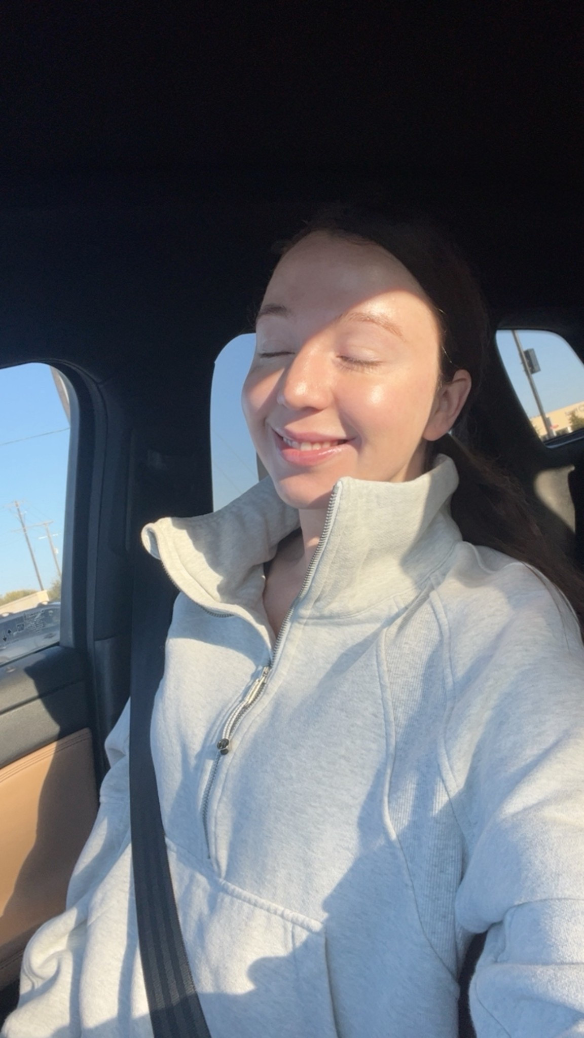 okay, am I the last to know about this glowly skin product!? I’ve been mixing the Lumi glow with my SPF & that’s my routine on ‘no makeup’ days! 

#LTKmorningroutine #LTKSeasonal