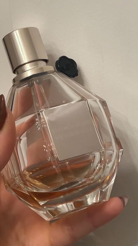 One of my favorite perfumes - I don’t like scents that are too flowery, this one has more of a amber/woody scent. Have repurchased this so many times! Also linking some of my other favorites

Gifts for her 
Perfumes 
Gift guide 



#LTKbeauty #LTKsalealert #LTKCyberWeek