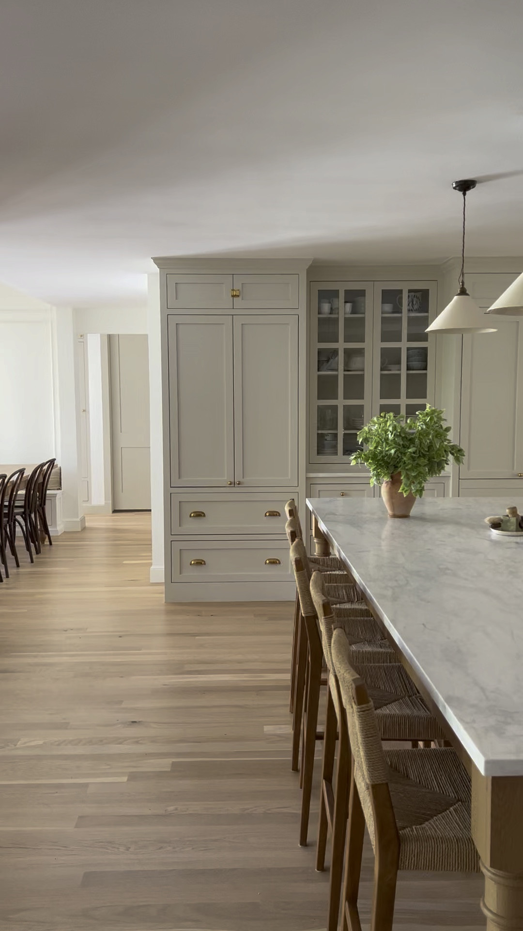 The details we used for a New Old Home feel in the kitchen 🍽

#newoldhome #creamkitchen #oldworldfeel #englishkitchen 

#LTKhome #LTKstyletip #LTKVideo