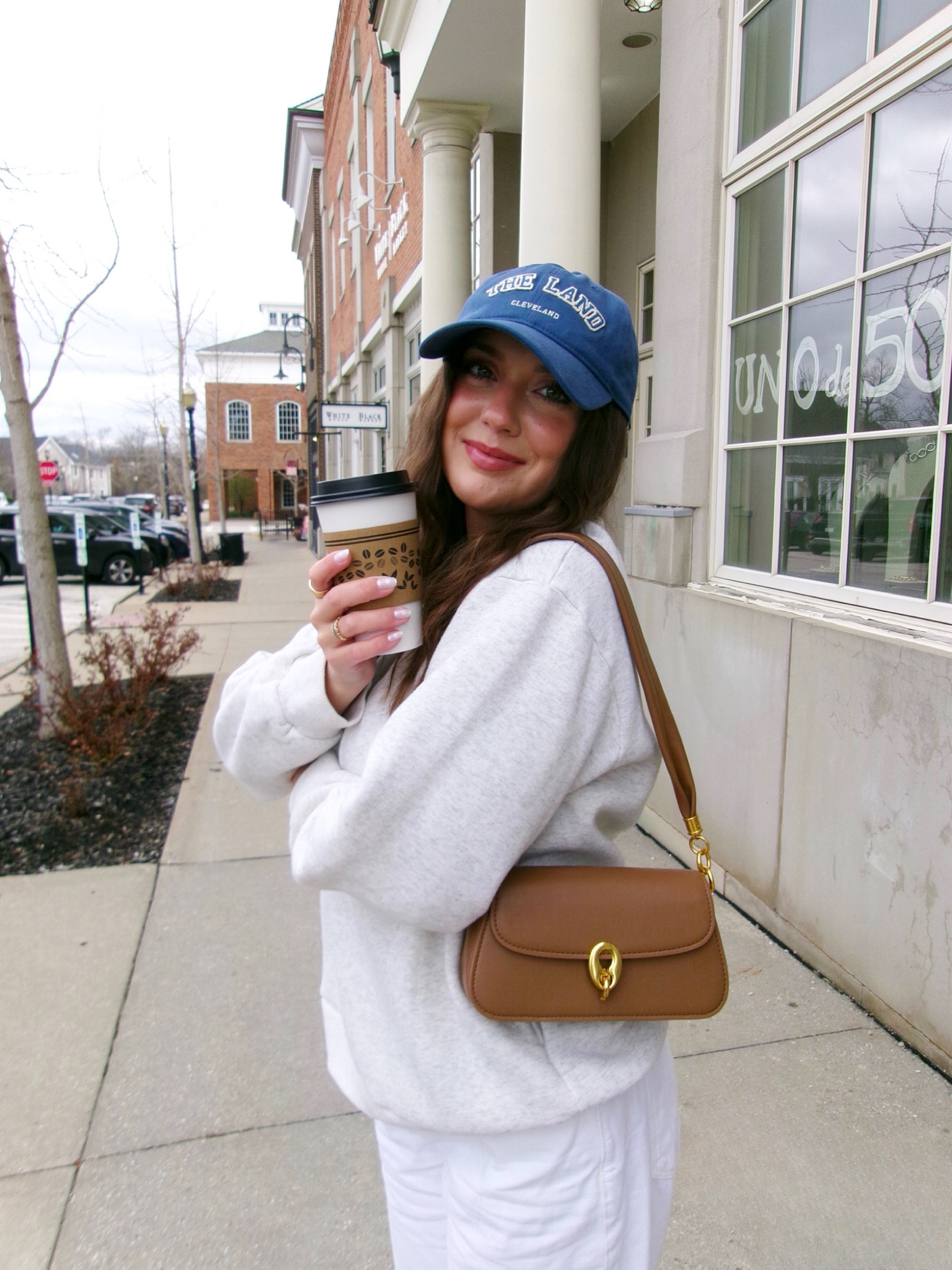 Hat is Emily Roggenburk

Love this purse - so versatilee