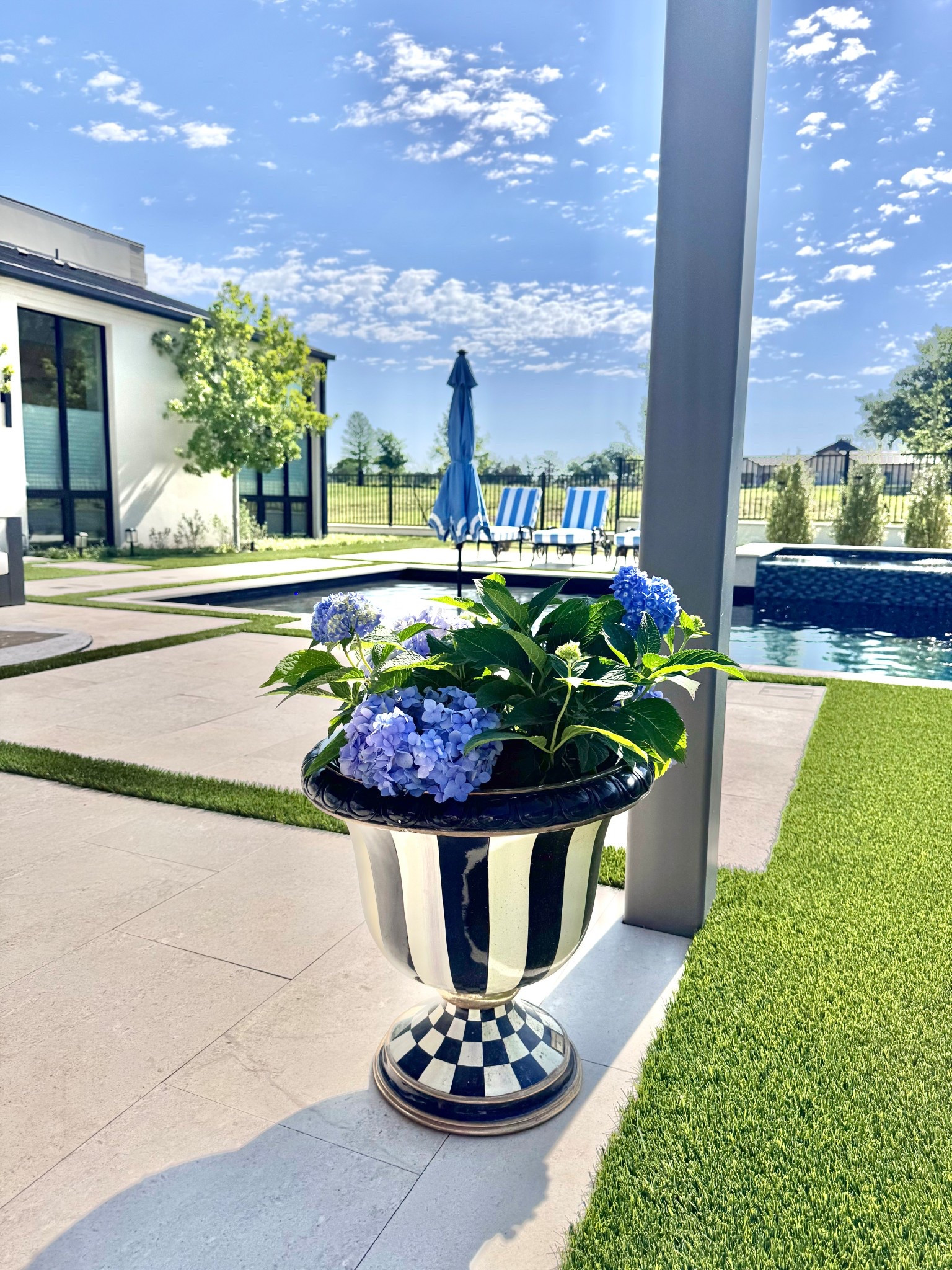 Spring patio vibing 

#LTKStyleTip #LTKSeasonal #LTKHome