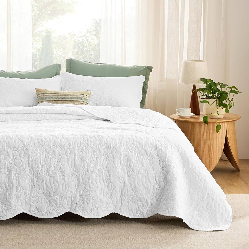 Bedsure King Size Quilt Set - Pre-Washed King Size Bedding Set - Ultra Soft Bedspread King Size -... | Amazon (US)