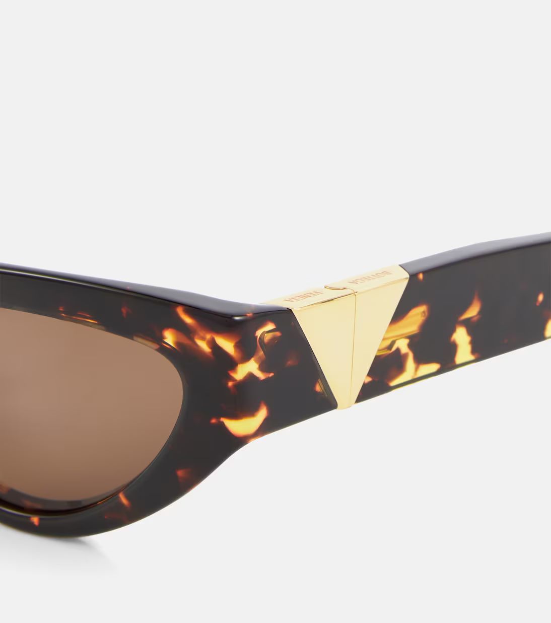 Angle cat-eye sunglasses | Mytheresa (FR)