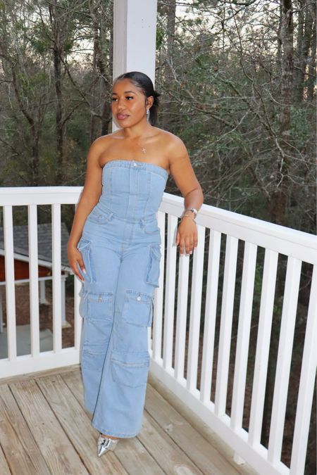 DENIM JUMPSUITS ARE BAAAAACK BABBBY! You need this. Only $30 and is an absolute GEM  

#LTKSpringSale #LTKfindsunder50 #LTKstyletip