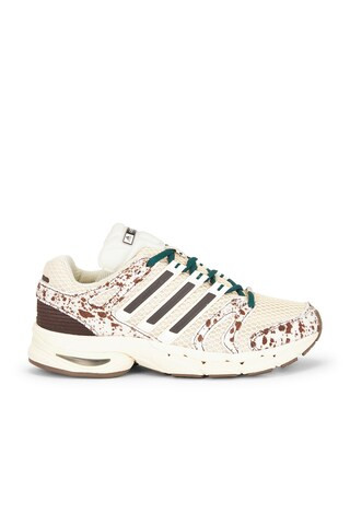 Adistar Control 5 W Sneakers in Off White, Sand Strata, & Dark Brown | Revolve Clothing (Global)
