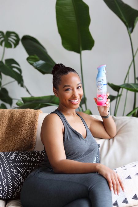 Welcome the freshness of spring into your home with Febreze! 🌼 Discover scents that evoke the essence of the season, bringing a renewed sense of freshness to every room. Say hello to the vibrant scents of spring! #SpringFreshness #Febreze