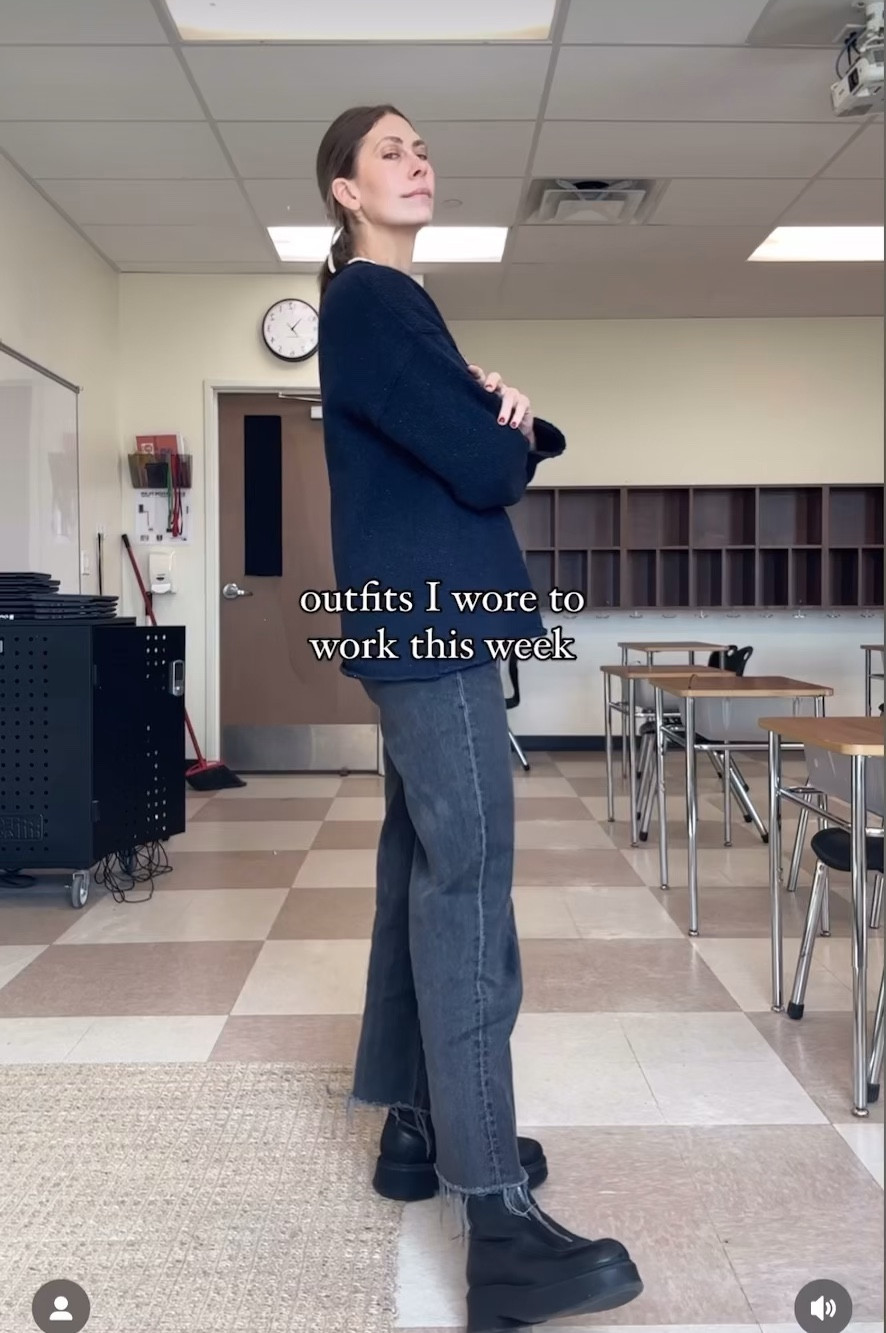 What I wore to work this week! 

Day 1: I got the Old Navy jeans in a size tall and cut them for a raw hem. 

2. Obsessed with this bag! 

3. Bear sweater is sold out 🐻💔 linked some similar options 

4. Old Navy jeans in a 4 tall for a baggy/cuffed fit! 

#LTKFindsUnder50 #LTKShoeCrush #LTKSaleAlert