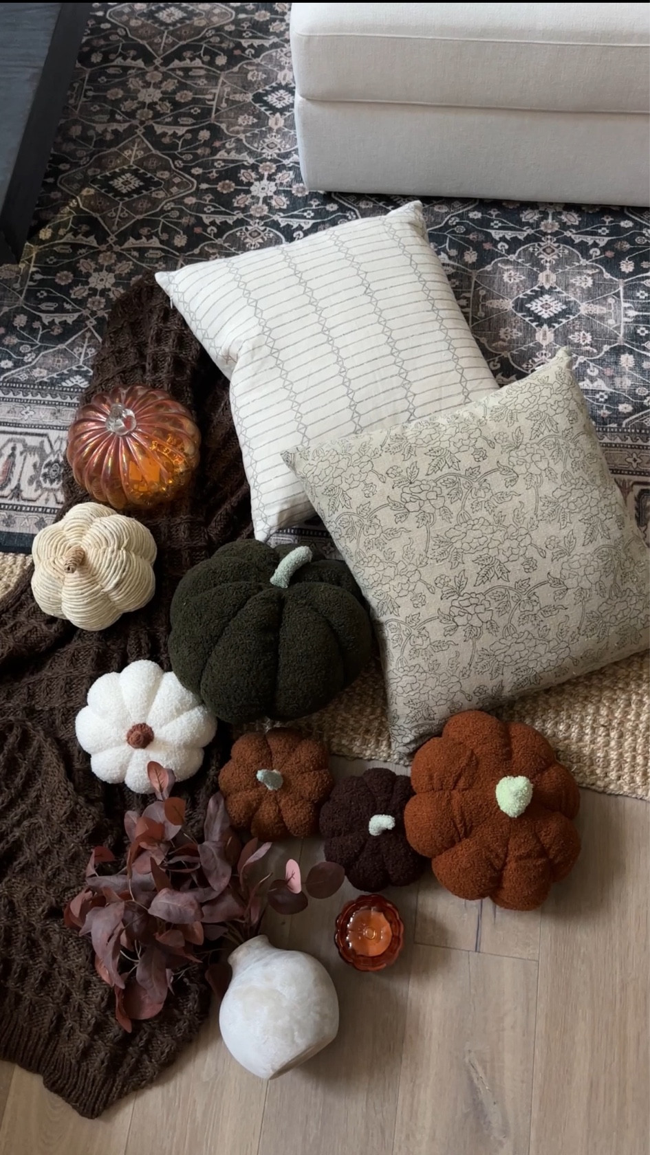 Fall decor
Pumpkin pillow 
Pottery barn dupe 
Etsy throw pillow 
Pumpkin candles
Amazon pumpkin pillow 

#LTKHoliday #LTKhome #LTKSeasonal
