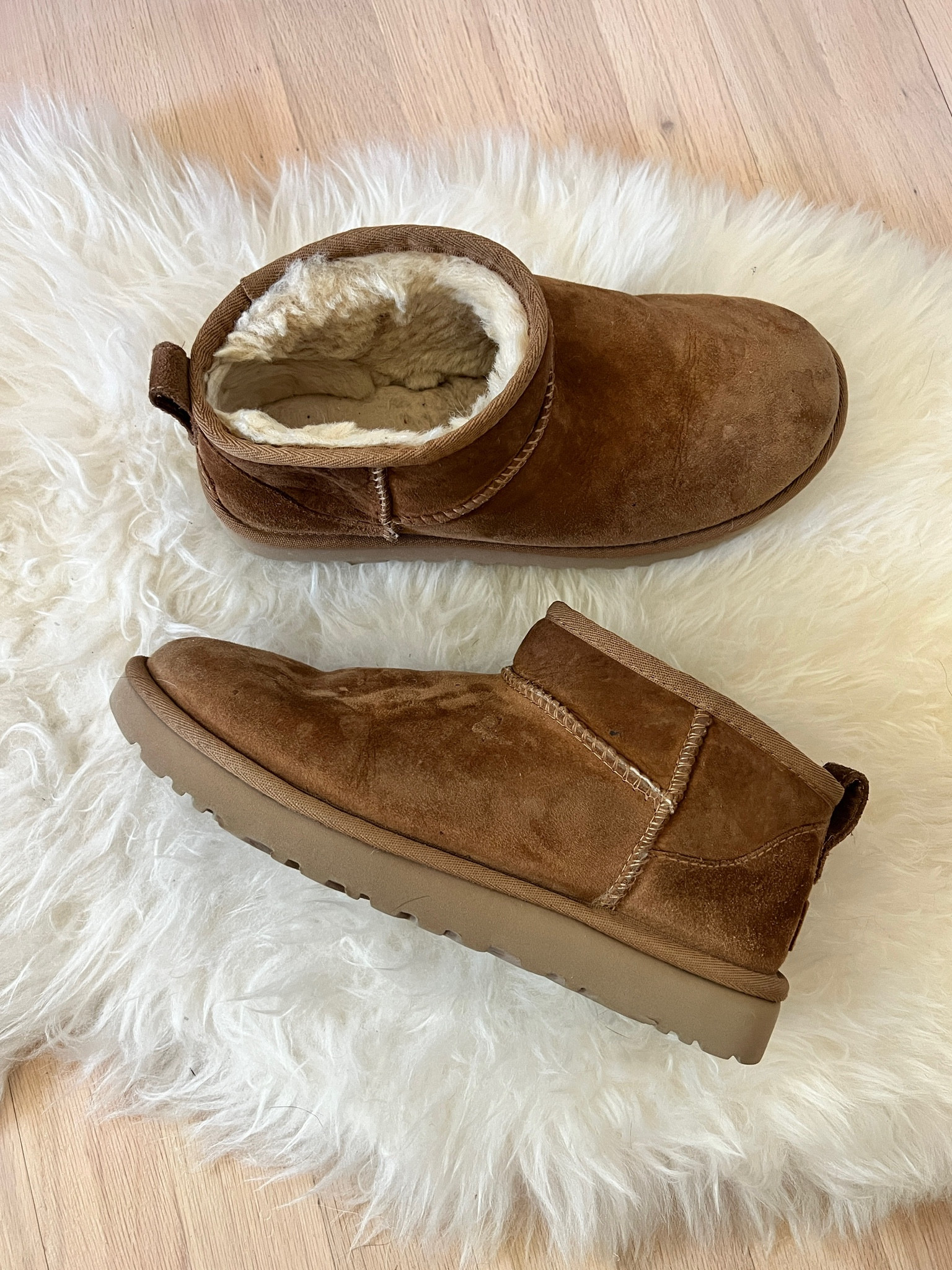 These Mini Uggs are a MUST have for fall & winter - linking a few similar options in different price points for you all, too! // fall boots, fall shoes, fall booties, fall trends, fall style, boots for fall, fall outfits, fall outfit inspo, fall trends 2022, boot, boots, booties

#LTKshoecrush