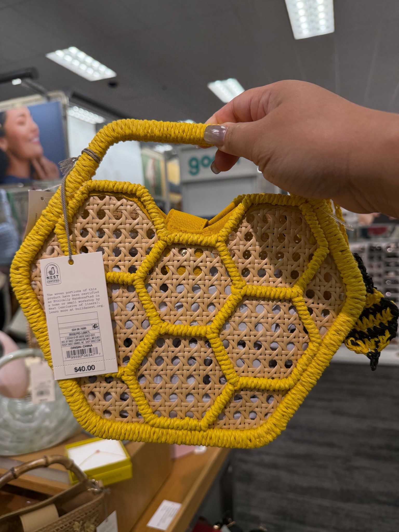 The cutest lil bee bag at target 🎯 

PRICE: $40

#LTKdayinmylife #LTKSeasonal #LTKgrwm