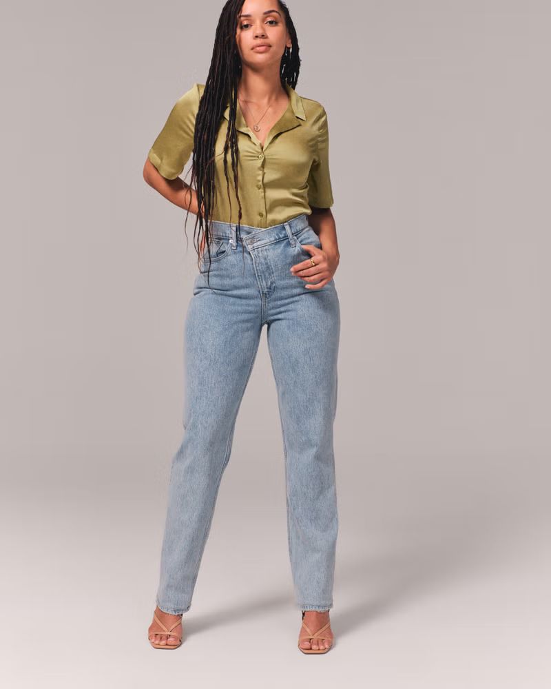 Women's Curve Love Ultra High Rise 90s Straight Jean | Women's Up To 50% Off Select Styles | Aber... | Abercrombie & Fitch (US)