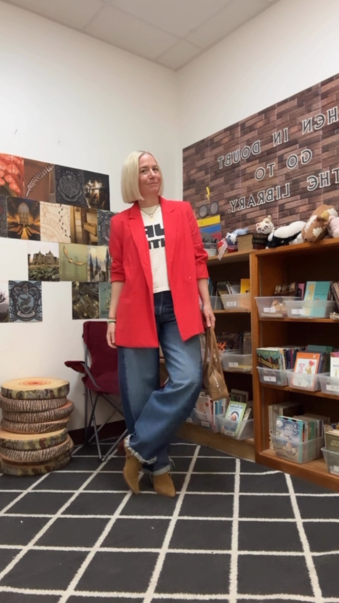 ❤️🤍🖤

#LTKOver40 #LTKSeasonal #LTKStyleTip