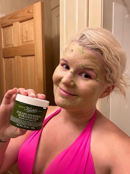 Face mask Sunday.

Using this Kiehls avocado face mask. 

#LTKStyleTip #LTKFindsUnder100 #LTKBeauty