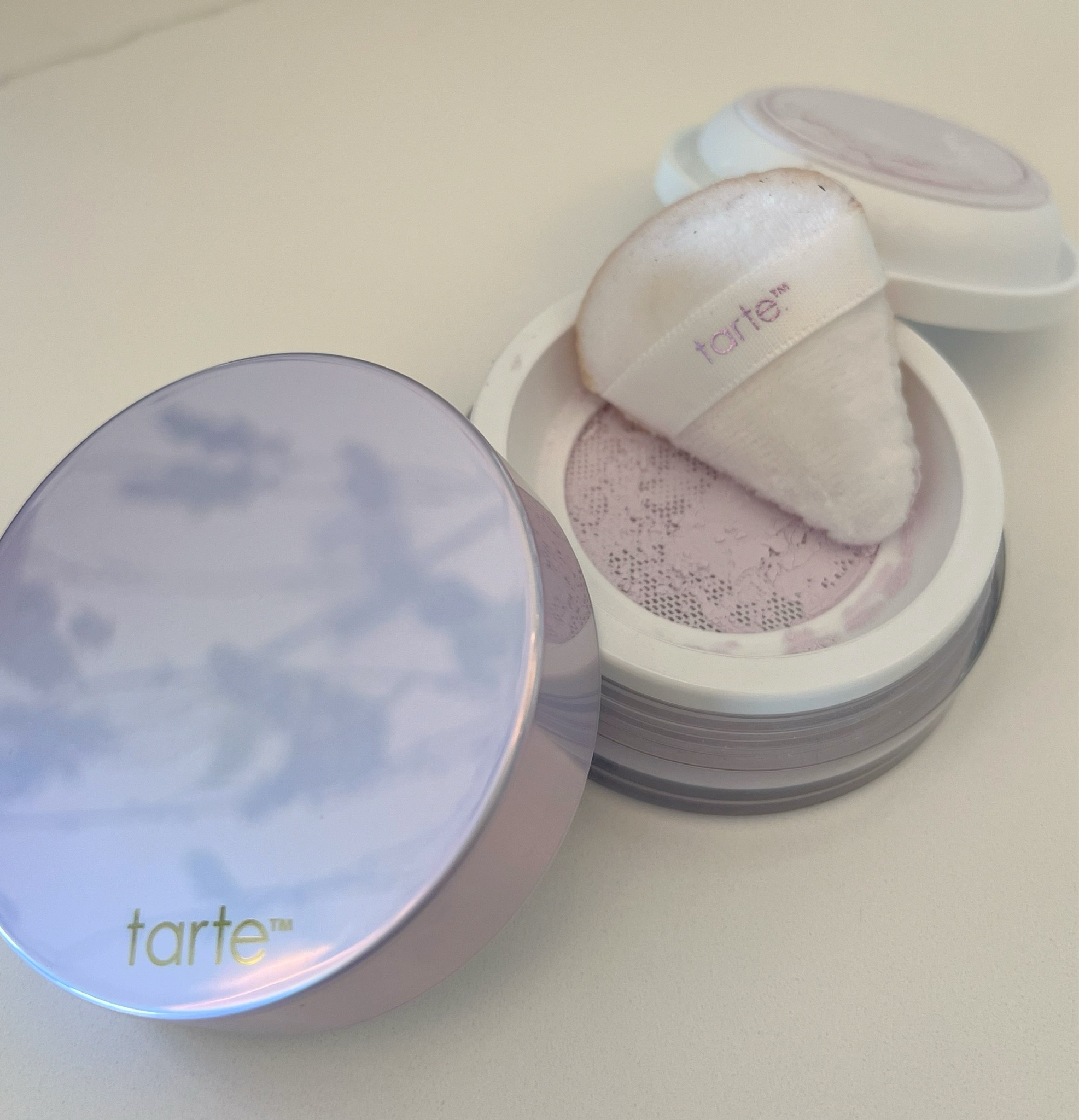 Okkk. I tried this viral creaseless setting powder and let me tell you it is amazing! 💜 

30% sitewide with code FAM30! 

Setting powder, makeup, beauty

#tarte 

#LTKFindsUnder50 #LTKBeauty #LTKSaleAlert