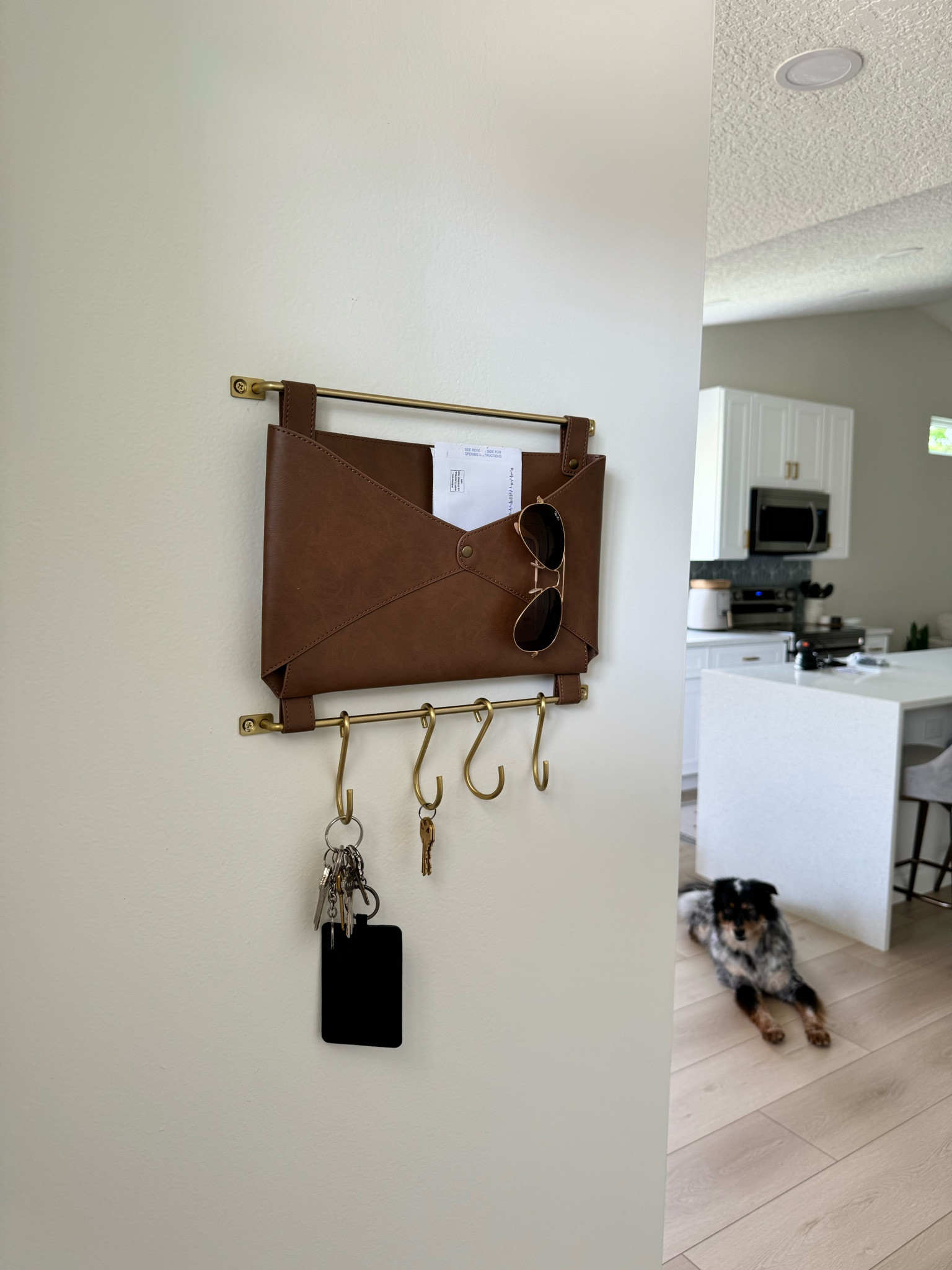 Front door key and bag drop off✔️ 