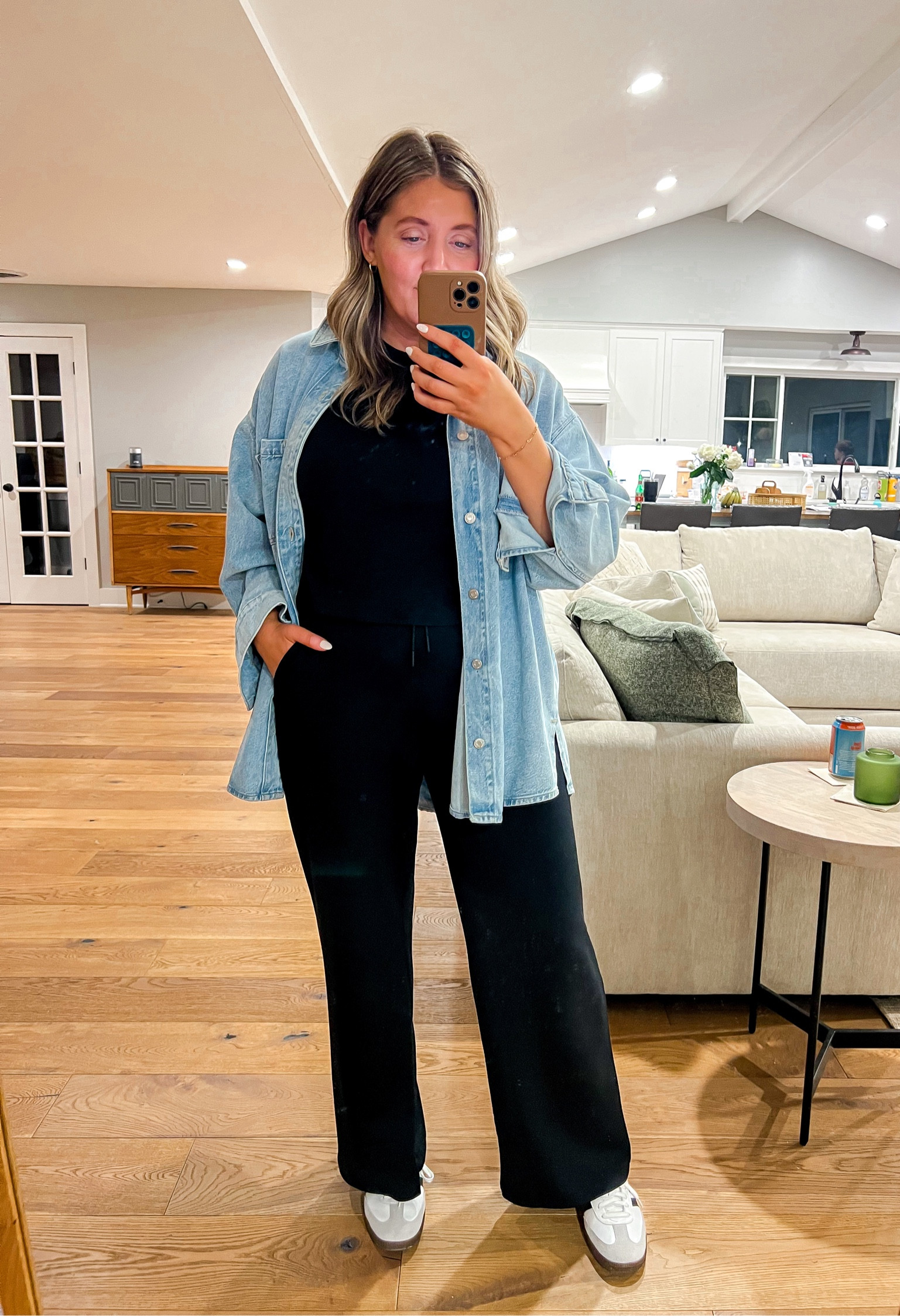 You NEED this set!!! It is comfy, cute a perfect set to throw on and look out together!! 

#LTKSeasonal #LTKstyletip #LTKMostLoved