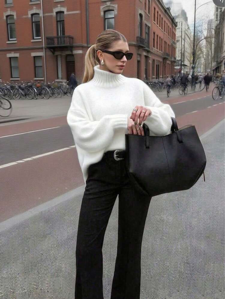 Suéter De Cuello Alto Blanco Simple De Estilo De Viaje Para Mujer, Nueva Colección De Otoño/Invierno, Con Un Ajuste Elegante Y Delgado, De Manga Larga Acanalada, Ideal Para El Tiempo Libre Y El Uso Diario, Un Estilo Versátil Y Cálido De Punto | SHEIN