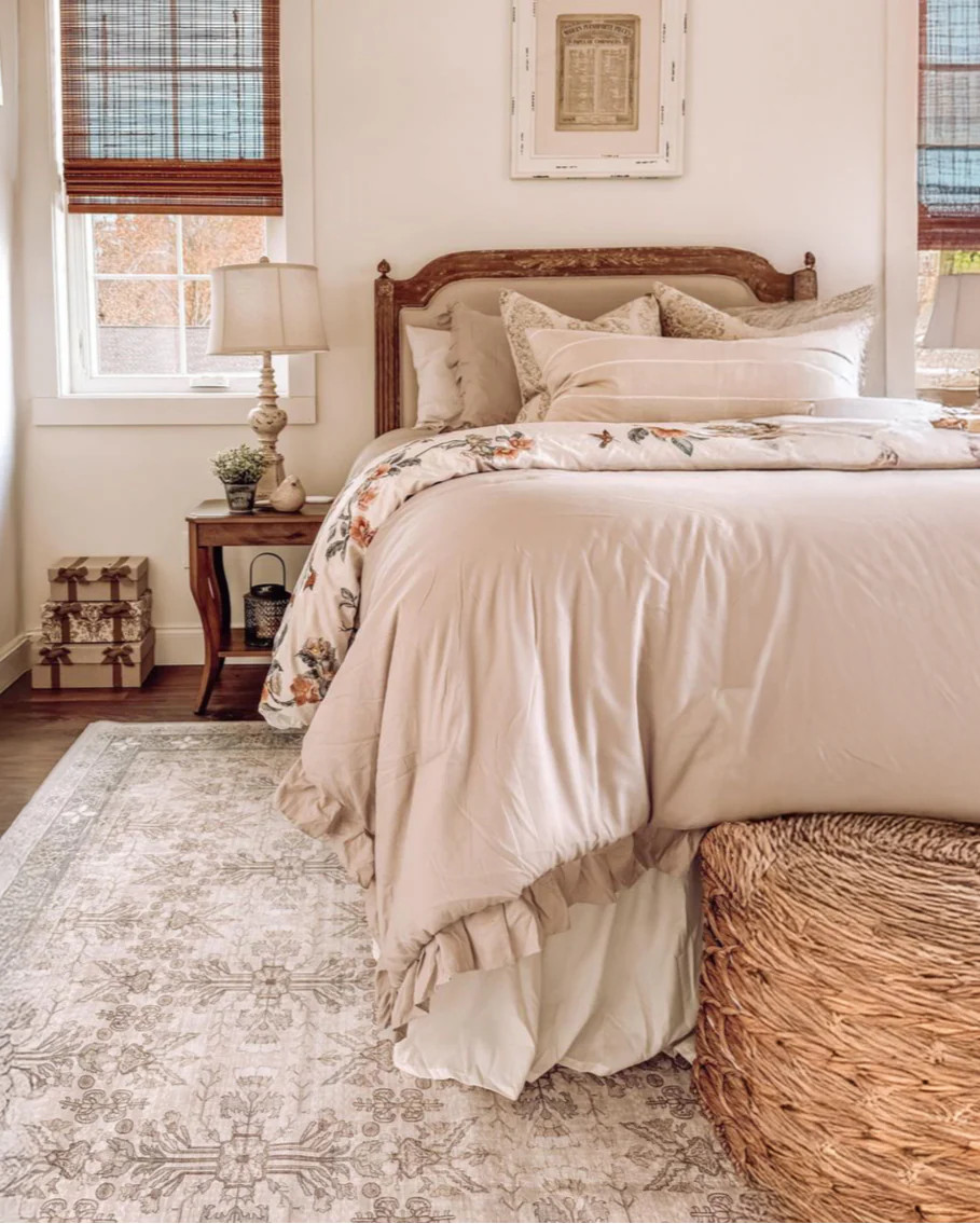Rosy Ivory Hand-Tufted Rug | Tailorvibe
