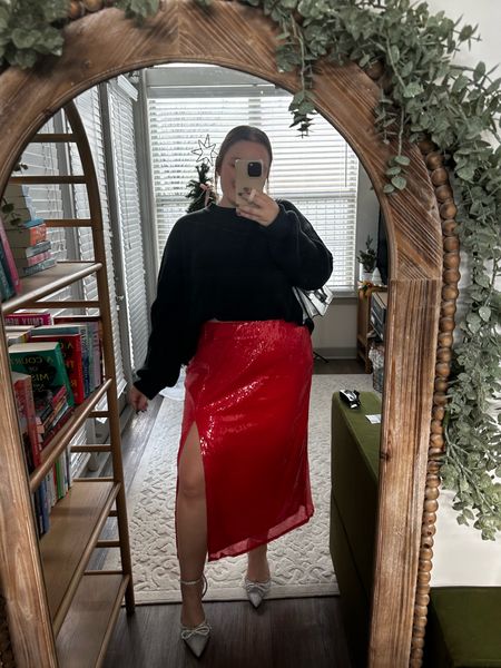 Casual but festive holiday party outfit for this season! Xl sweater, xxl skirt

holiday party outfit, plus size holiday outfit, sequin skirt, sequin outfit, skirt outfits, midi skirt style 


#LTKplussize #LTKHoliday #LTKstyletip