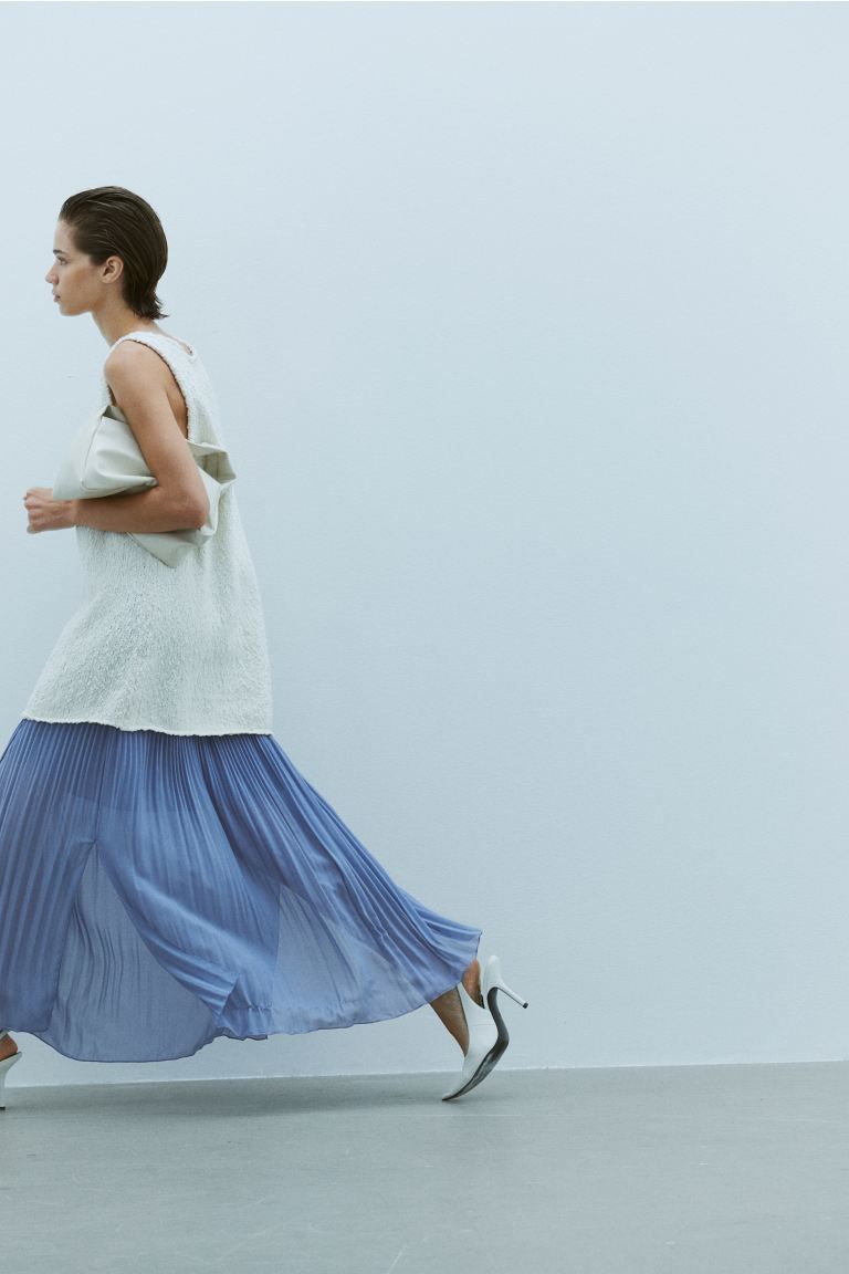 Pleated Chiffon Skirt - Regular waist - Long - Dusty blue - Ladies | H&M US | H&M (US + CA)
