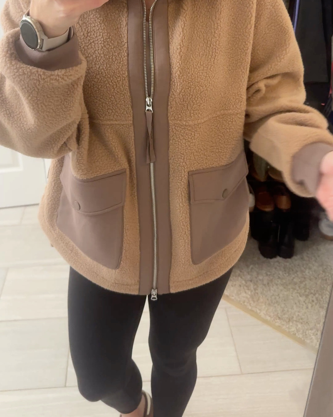 I’ll be wearing this zip up all winter long! Size medium, fits oversized  