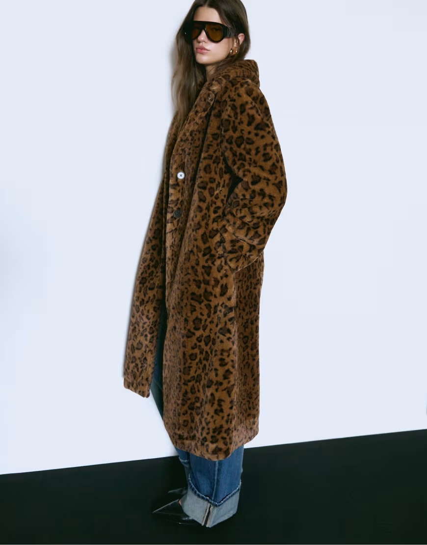 Stradivarius Long leopard print faux fur coat in beige-Neutral | ASOS (Global)