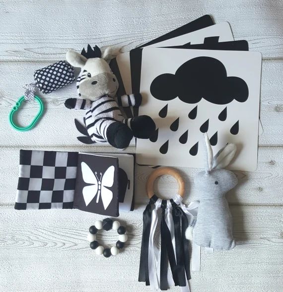 Newborn Sensory Black and white Gift Box | Etsy (US)