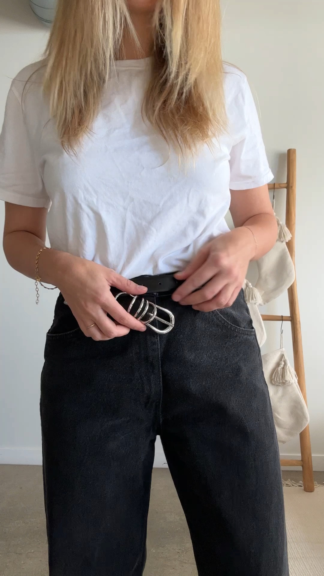 25 Days of Outfits Day 1! 

Comfy white tee + vintage denim + my new favorite belt + vintage denim duster trench coat + black boots from my newsletter! One of my best Amazon finds to date 🤌🏼

#LTKSeasonal #LTKstyletip #LTKfindsunder100