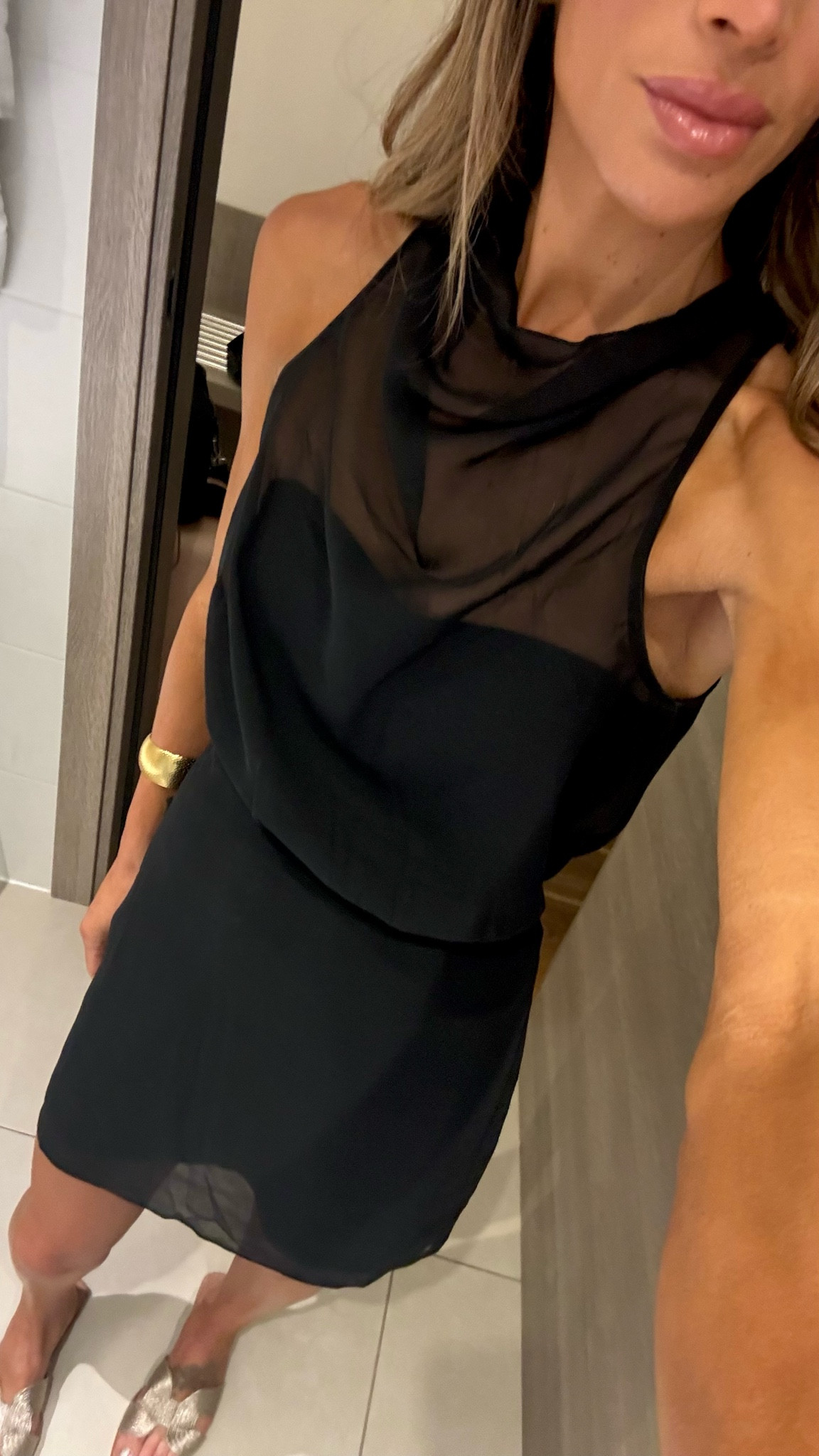 Cute LBD 🖤✔️… wore for wedding day work in lake como Italy! 🇮🇹
Long enough for appropriateness on my 5’3” frame, love the sheer high neck draping 👌🏼.. shoes 9/10! Only a 9 bc of having to break them In for one wear, otherwise they fit  perfectly & wore for longer walking with zero irritation !