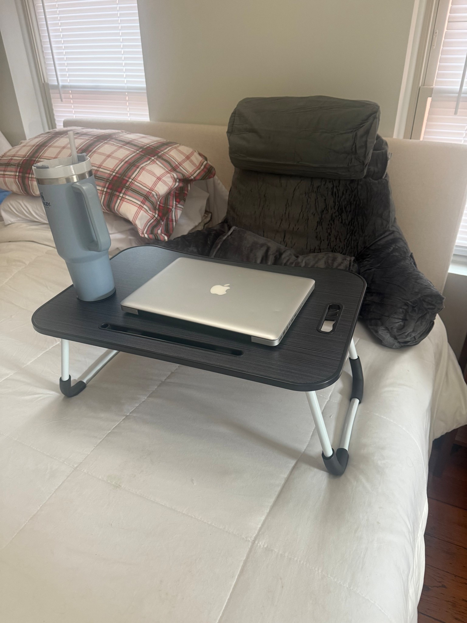 back at it with the new office setup 🤪 👩🏻‍💻

#LTKHome #LTKWorkwear
